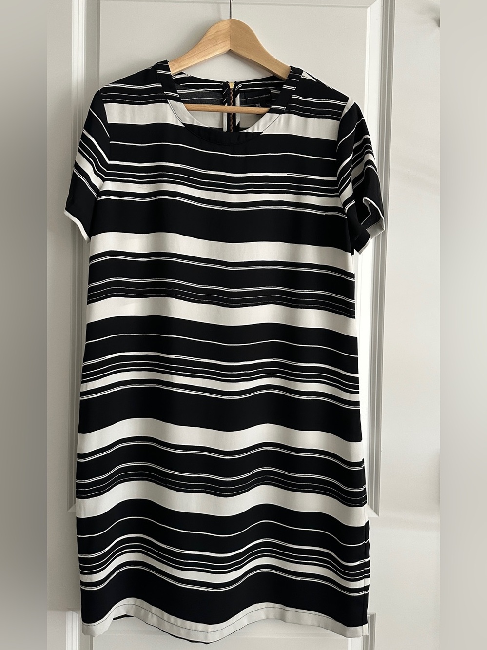 Adrienne Vittadini Striped Shift Dress Black White Short Sleeve Size US size 12